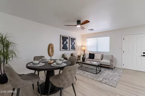 2328 E Laurel Ln, Phoenix, AZ 85028 photo 9