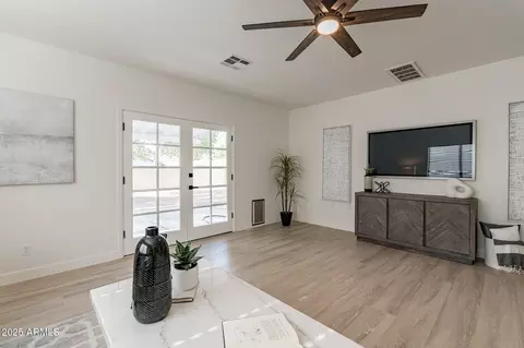 2328 E Laurel Ln, Phoenix, AZ 85028 photo 17