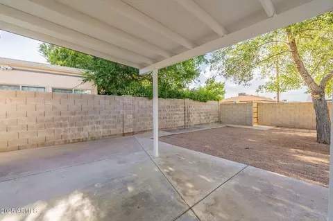 2328 E Laurel Ln, Phoenix, AZ 85028 photo 30