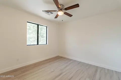 2328 E Laurel Ln, Phoenix, AZ 85028 photo 20
