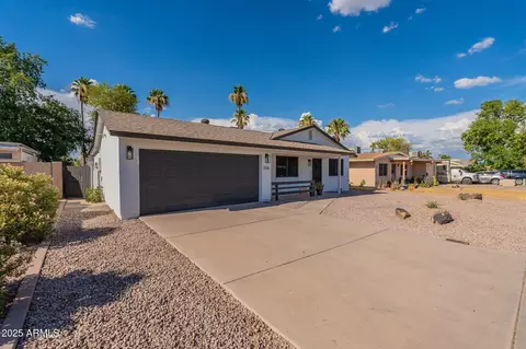 2328 E Laurel Ln, Phoenix, AZ 85028 photo 34
