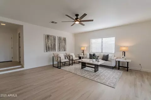 2328 E Laurel Ln, Phoenix, AZ 85028 photo 15