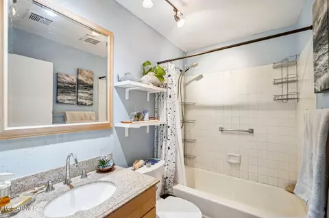Bath - 1801 E Aire Libre Ave, Phoenix, AZ 85022 photo 1 of 2