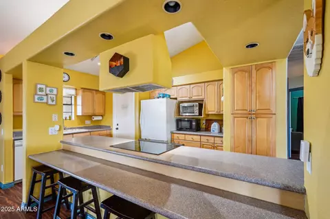 Kitchen - 1801 E Aire Libre Ave, Phoenix, AZ 85022 photo 2 of 4