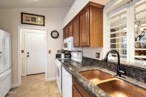 3720 E South Fork Dr, Phoenix, AZ 85044 photo 9