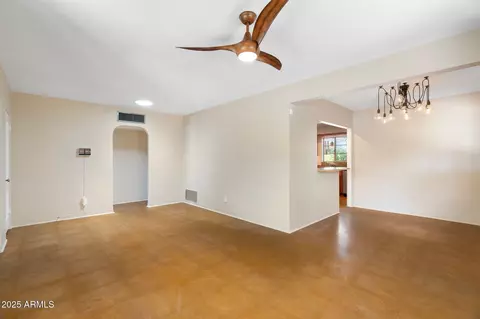 Living - 2434 E Pinchot Ave, Phoenix, AZ 85016 photo 2 of 4