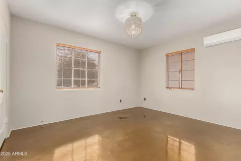 Bedroom - 2434 E Pinchot Ave, Phoenix, AZ 85016 photo 2 of 3