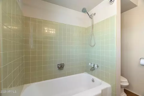 Bath - 2434 E Pinchot Ave, Phoenix, AZ 85016 photo 1 of 4