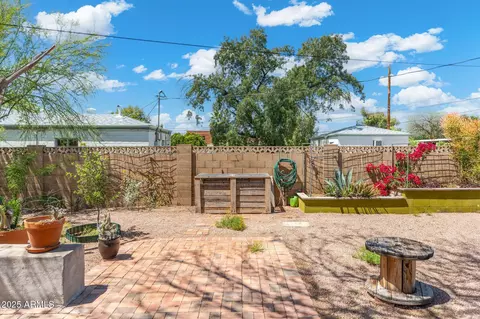 Exterior - 2434 E Pinchot Ave, Phoenix, AZ 85016 photo 8 of 11