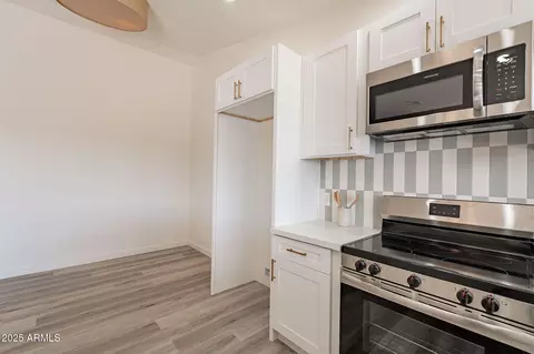 Kitchen - 10811 E Contessa St, Mesa, AZ 85207 photo 5 of 7