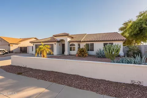 Exterior - 10811 E Contessa St, Mesa, AZ 85207 photo 3 of 9