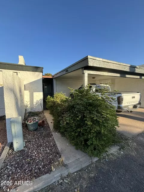 2835 N 49th St, Phoenix, AZ 85008