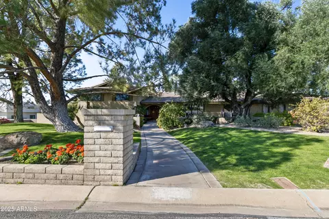 5160 N 45th Pl, Phoenix, AZ 85018 photo 2