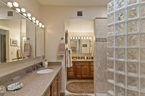5160 N 45th Pl, Phoenix, AZ 85018 photo 26