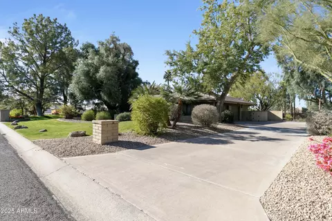 5160 N 45th Pl, Phoenix, AZ 85018 photo 10