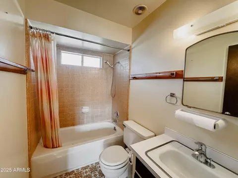 Bath - 281 E Walker St, Benson, AZ 85602 photo 1 of 1