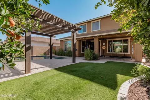 Exterior - 4058 E Mesquite St, Gilbert, AZ 85296 photo 8 of 11