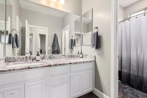 Bath - 4058 E Mesquite St, Gilbert, AZ 85296 photo 5 of 6