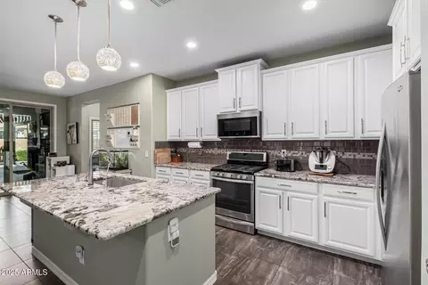 Kitchen - 4058 E Mesquite St, Gilbert, AZ 85296 photo 2 of 2
