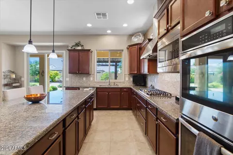 Kitchen - 10315 E Palladium Dr, Mesa, AZ 85212 photo 4 of 4