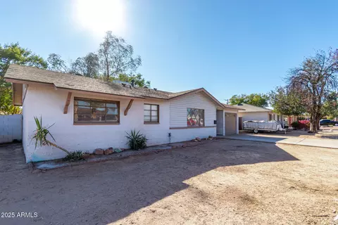Exterior - 2905 W Stella Ln, Phoenix, AZ 85017 photo 2 of 6
