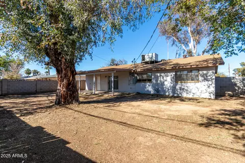 Exterior - 2905 W Stella Ln, Phoenix, AZ 85017 photo 5 of 6