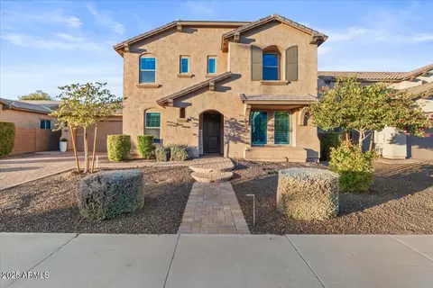 Exterior - 904 E Hampton Ln, Gilbert, AZ 85295 photo 2 of 14