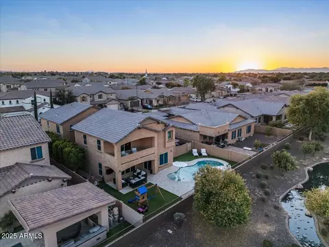 View/Area - 904 E Hampton Ln, Gilbert, AZ 85295 photo 4 of 7