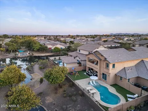 View/Area - 904 E Hampton Ln, Gilbert, AZ 85295 photo 6 of 7