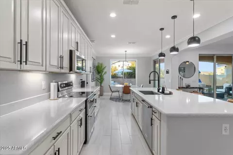 Kitchen - 904 E Hampton Ln, Gilbert, AZ 85295 photo 4 of 4