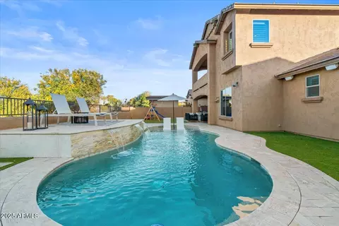 Exterior - 904 E Hampton Ln, Gilbert, AZ 85295 photo 12 of 14