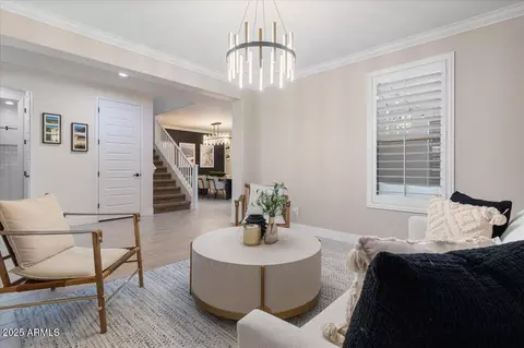 Living - 904 E Hampton Ln, Gilbert, AZ 85295 photo 1 of 3