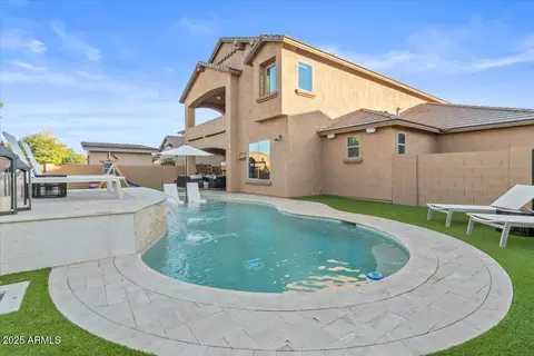 Exterior - 904 E Hampton Ln, Gilbert, AZ 85295 photo 11 of 14