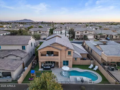 View/Area - 904 E Hampton Ln, Gilbert, AZ 85295 photo 5 of 7