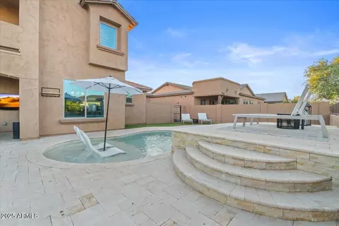 Exterior - 904 E Hampton Ln, Gilbert, AZ 85295 photo 10 of 14