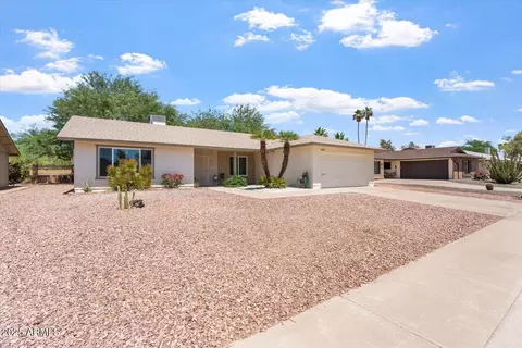 11802 S Half Moon Dr, Phoenix, AZ 85044 photo 2