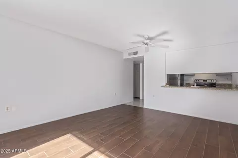 Living - 3033 E Devonshire Ave #1037, Phoenix, AZ 85016 photo 2 of 3