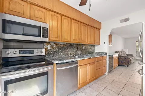 8241 N Central Ave #11, Phoenix, AZ 85020