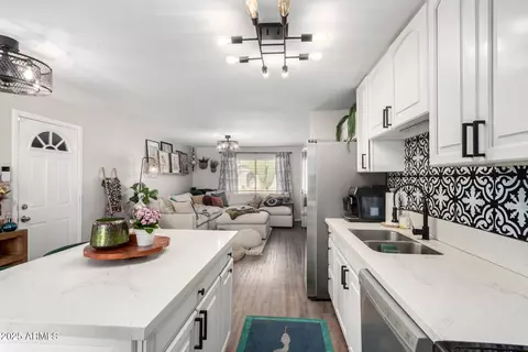 4055 E Hearn Rd, Phoenix, AZ 85032 photo 9