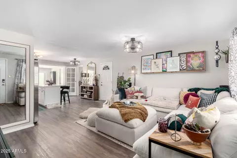 4055 E Hearn Rd, Phoenix, AZ 85032 photo 4