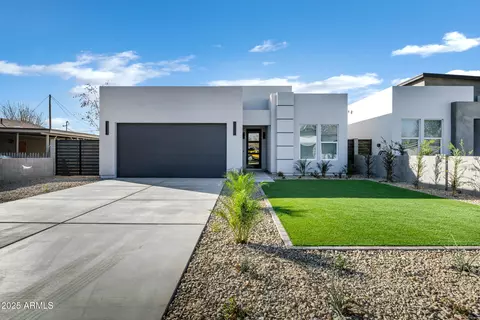 2330 N 28th Pl, Phoenix, AZ 85008