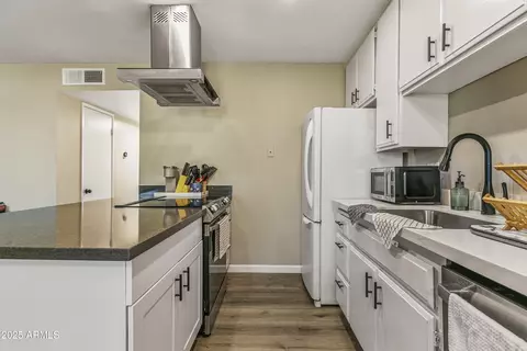 5525 E Thomas Rd #E12, Phoenix, AZ 85018 photo 7