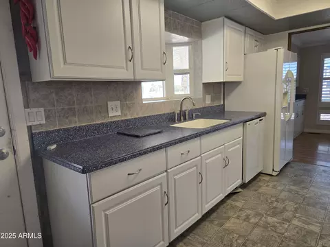 2650 W Union Hills Dr #33, Phoenix, AZ 85027
