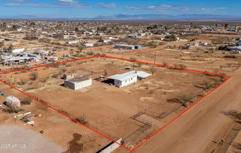 135 E Hamel Rd, Huachuca City, AZ 85616