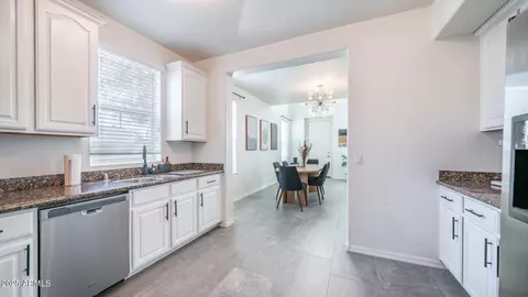Kitchen - 706 E Washington St #128, Phoenix, AZ 85034 photo 4 of 4
