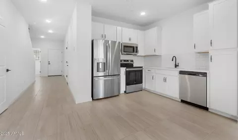 Entry Way - 2822 W Eagle Talon Rd, Phoenix, AZ 85085 photo 1 of 5