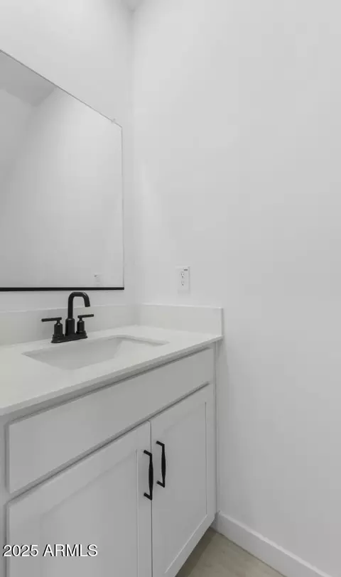 Bath - 2822 W Eagle Talon Rd, Phoenix, AZ 85085 photo 1 of 1