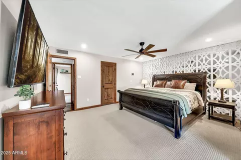 Bedroom - 4022 E Stanford Dr, Phoenix, AZ 85018 photo 3 of 6