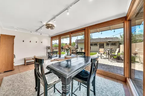 Dining - 4022 E Stanford Dr, Phoenix, AZ 85018 photo 1 of 4