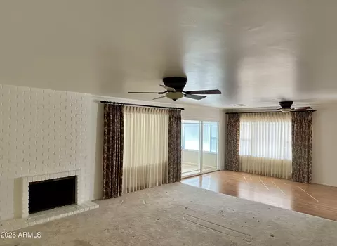 Living - 4829 E Lake Point Cir, Phoenix, AZ 85044 photo 1 of 5